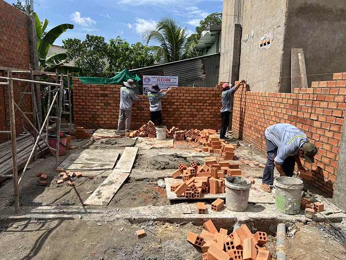Công tác xây tường khung nhà 