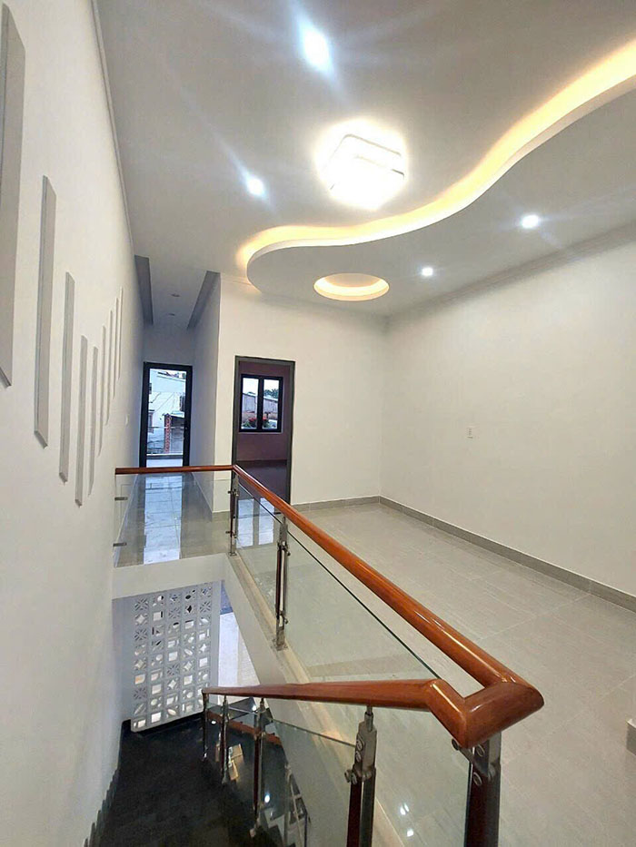 Khu vực cầu thang giữa các phòng 