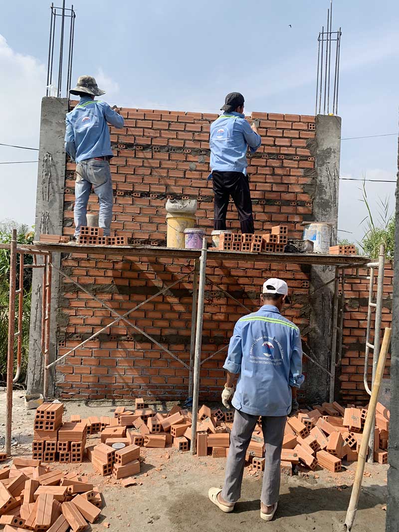 Thi công xây tường bao 