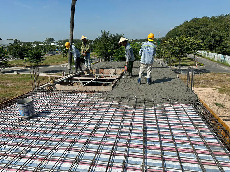 Đổ bê tông sàn nhà 