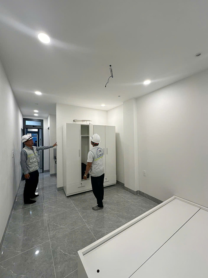 Thi công lắp đặt nội thất chuẩn bị hoàn thiện bàn giao căn hộ để chủ đầu tư đưa vào sử dụng. 