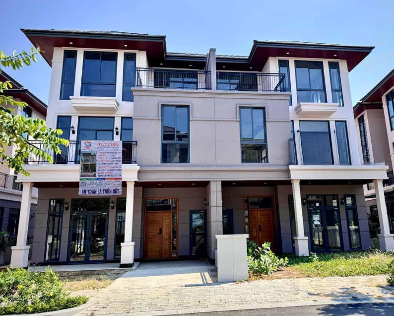 Thi công hoàn thiện biệt thự tại Nhà Bè, TPHCM.