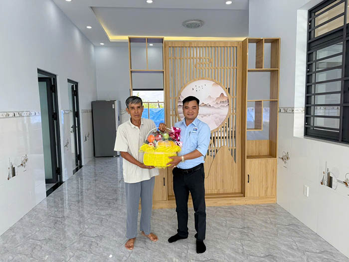 Bàn giao nhà anh Hoàng Cần Đước Long An