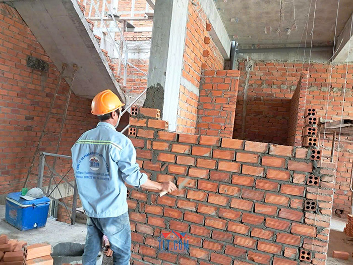 Thi công vách ngăn 