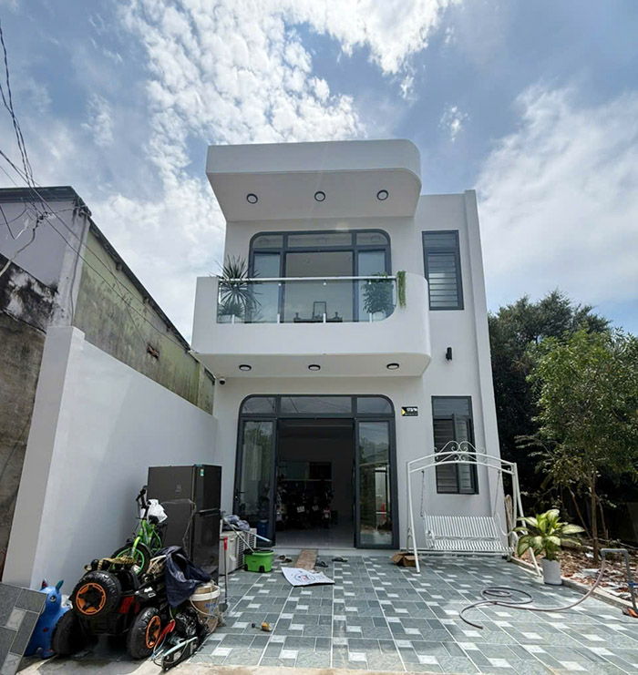 Căn nhà 1 trệt 1 lầu hoàn thiện 95%